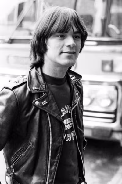 UNITED KINGDOM - MAY 19:  Photo of RAMONES and Dee Dee RAMONE; Dee Dee Ramone,  (Photo by Ian Dickson/Redferns)