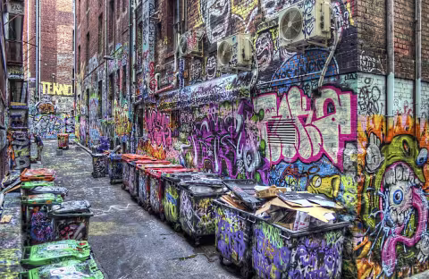 Amazing-Picture-of-Corridor-of-Graffiti-in-Downtown-New-York