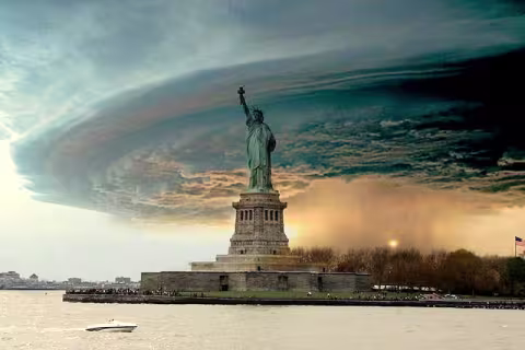 nyc_statue_amazing_pic