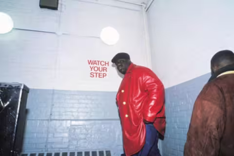 chi-modu-big-watch-your-step