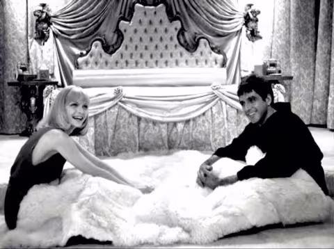Michelle-Pfieffer-and-Al-Pacino-on-the-set-of-Scarface