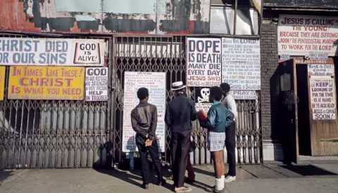 signs-in-east-harlem