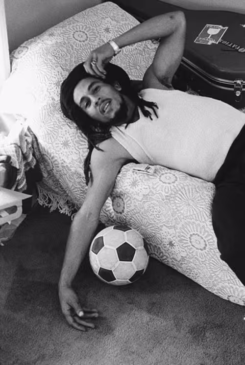 CIBASS Bob Marley descansando