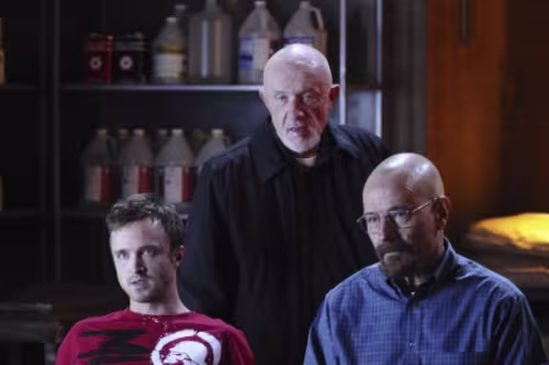 Mike, junto a Walter y Jesse en un frame de Breaking Bad